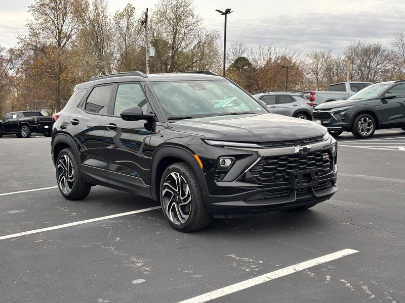 Used 2025 Chevrolet TrailBlazer RS w/ Convenience Package image 2