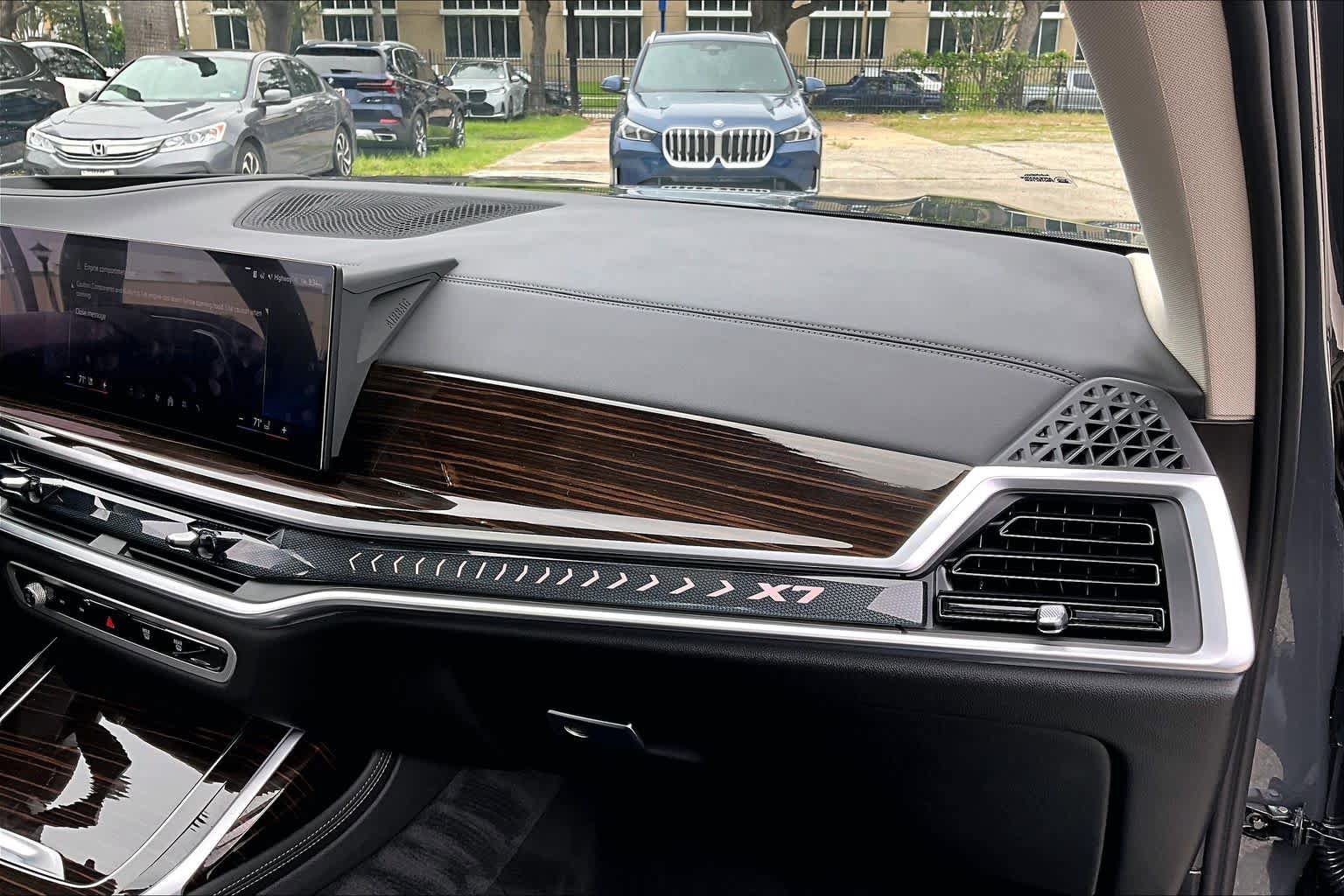 Used 2026 BMW X7 xDrive40i AWD/4WD image 17