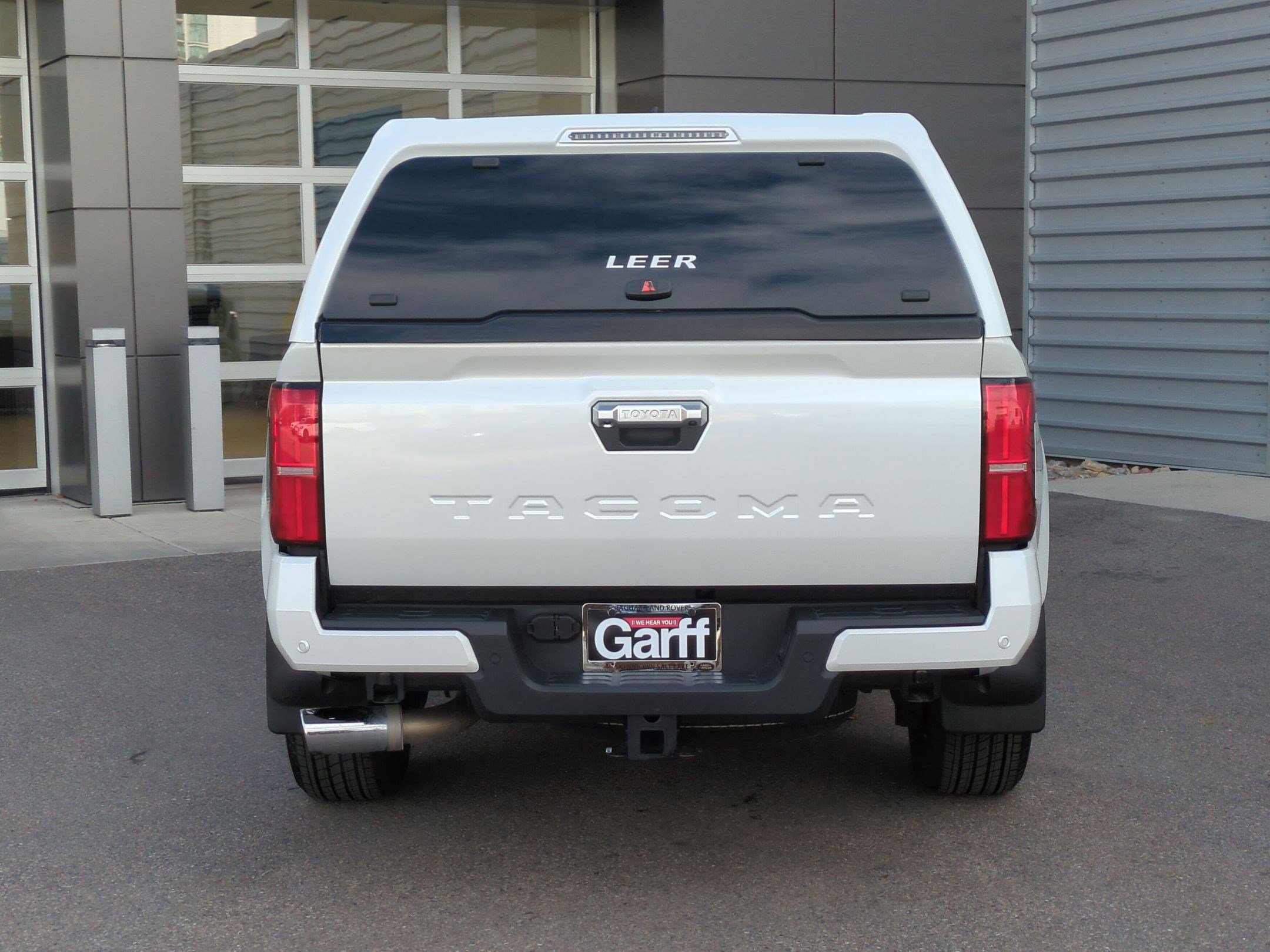 Used 2024 Toyota Tacoma Limited AWD/4WD image 7