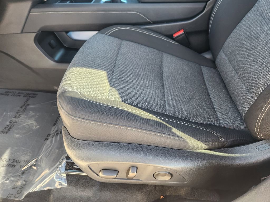 Used 2025 GMC Acadia Elevation image 24