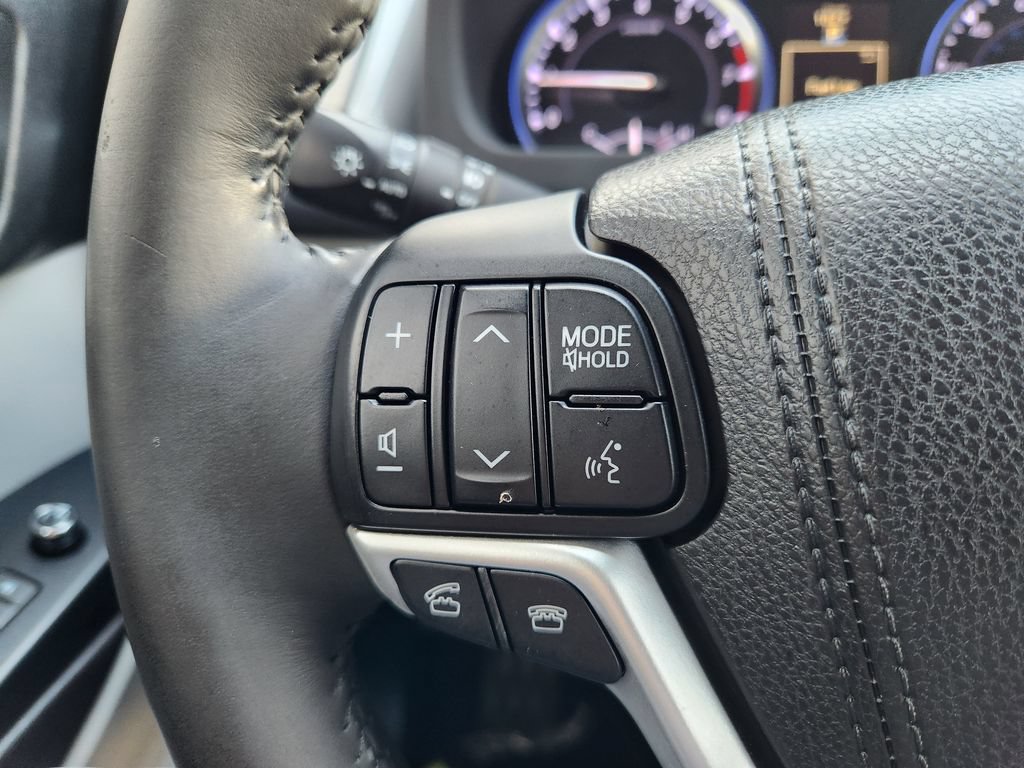 Used 2016 Toyota Highlander XLE FWD image 28
