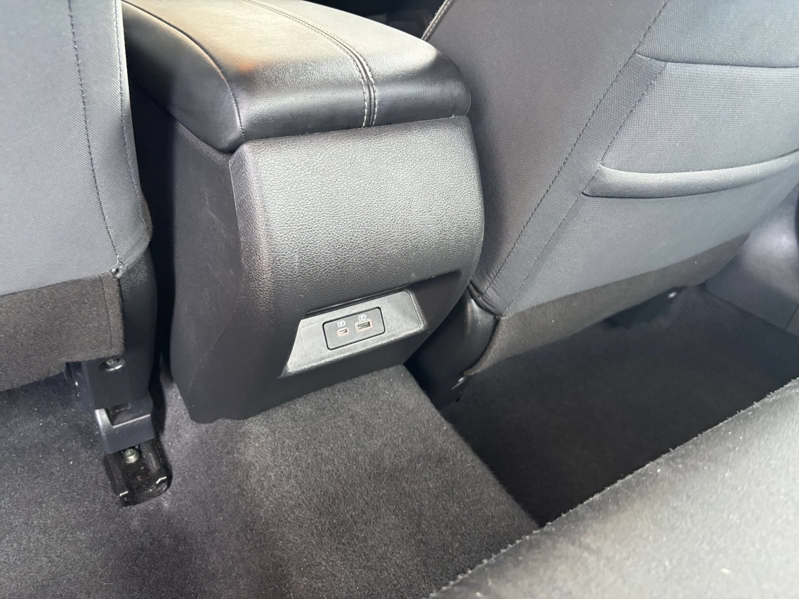 Used 2025 Nissan Altima 2.5 SV FWD image 23