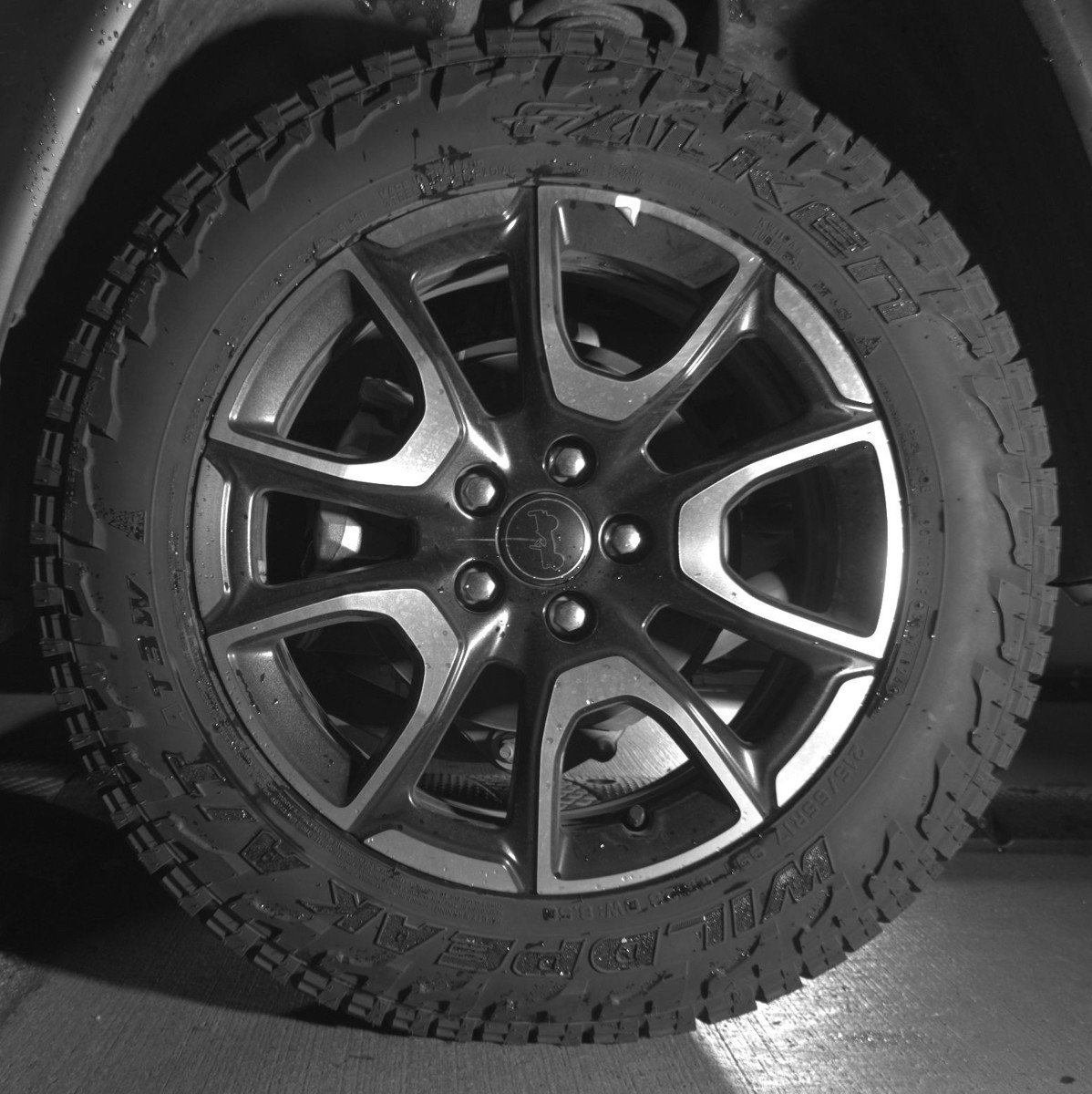 Used 2025 Jeep Compass Trailhawk AWD/4WD image 14