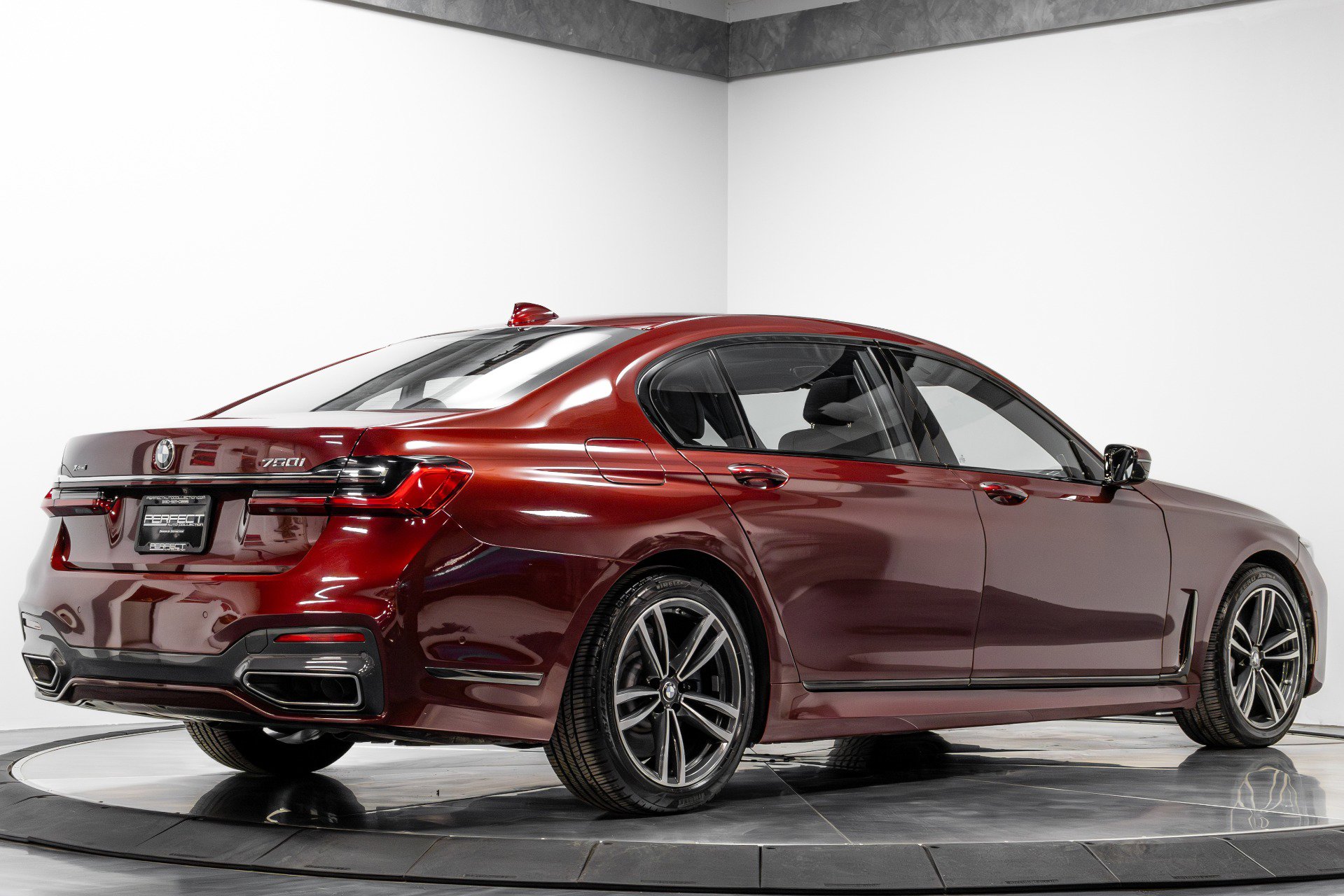 Used 2020 BMW 750i xDrive w/ Executive Package image 12