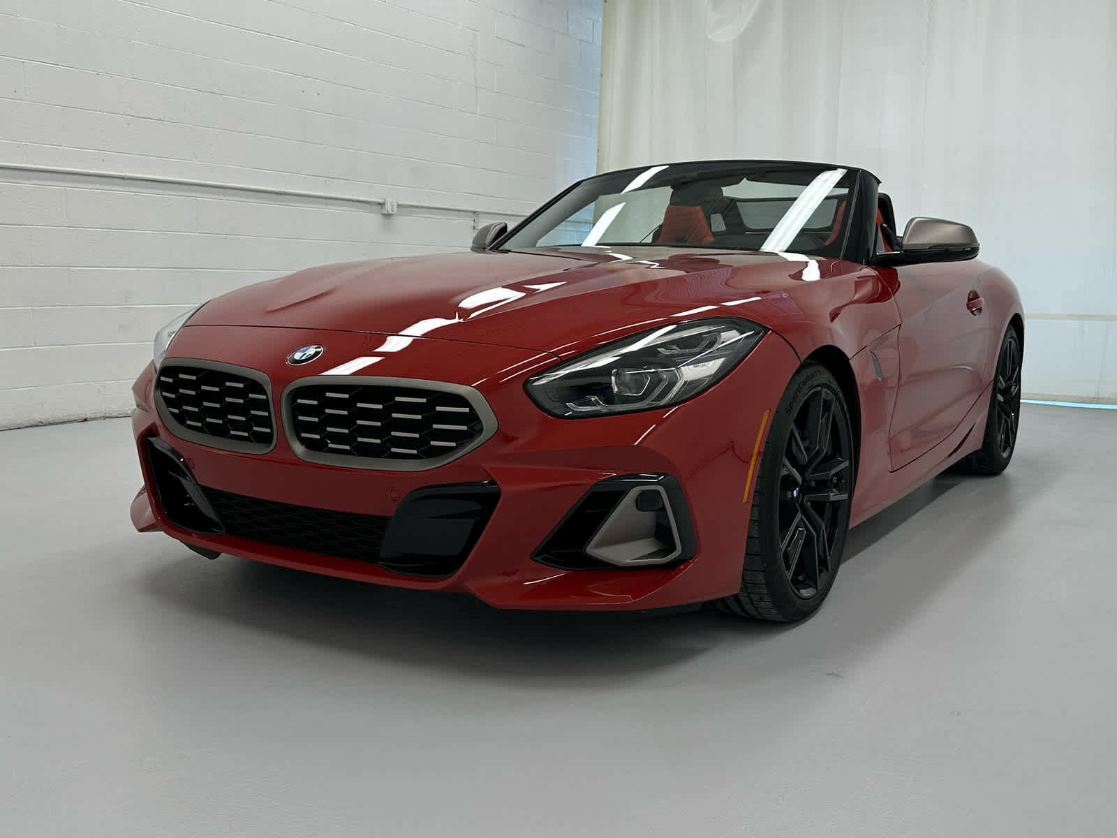 Used 2024 BMW Z4 M40i w/ Premium Package image 3