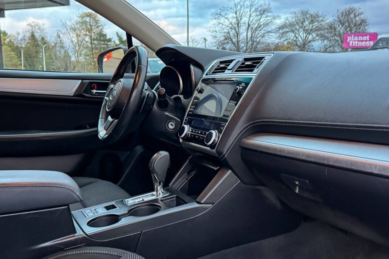 Used 2018 Subaru Outback 2.5i Premium image 11