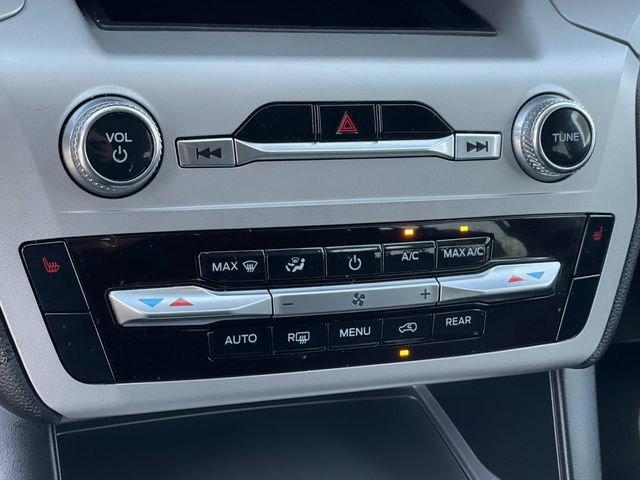 Used 2023 Ford Explorer XLT image 16