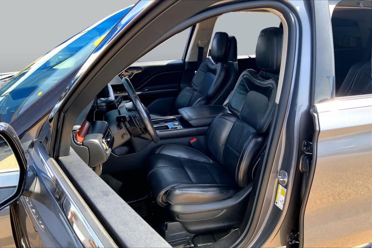 Used 2022 Lincoln Aviator Reserve w/ Equipment Group 201A AWD/4WD image 8