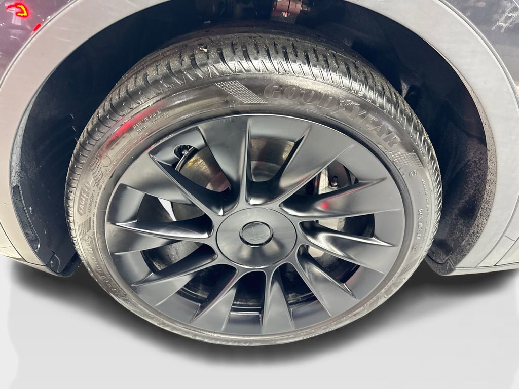 Used 2024 Tesla Model Y Long Range image 84