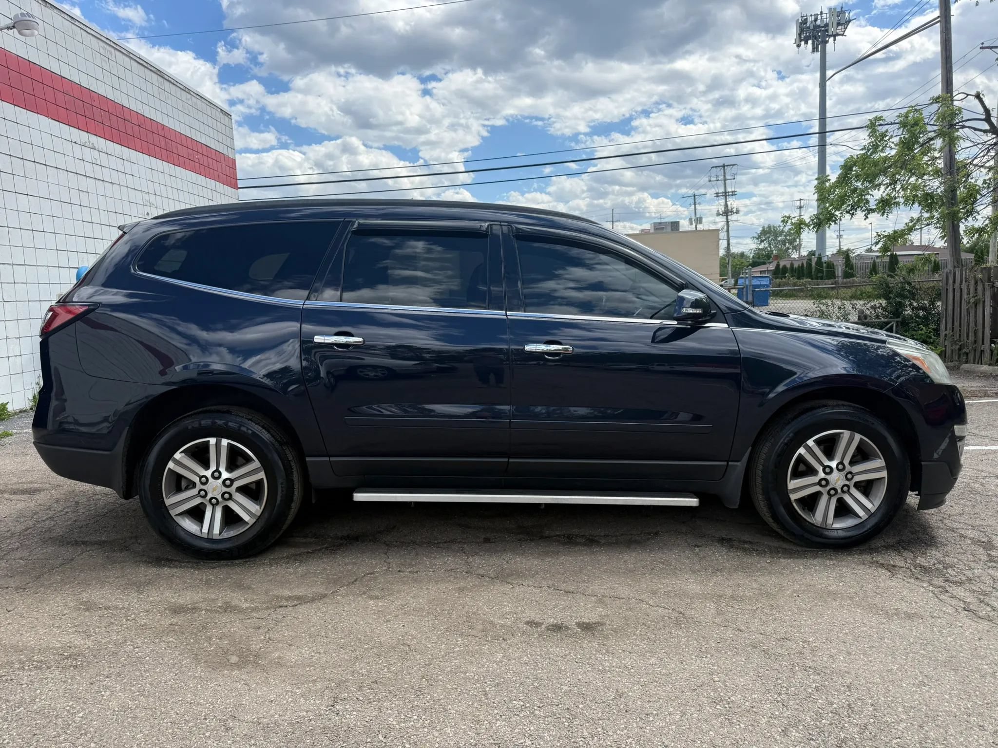 Used 2015 Chevrolet Traverse LT AWD/4WD image 4