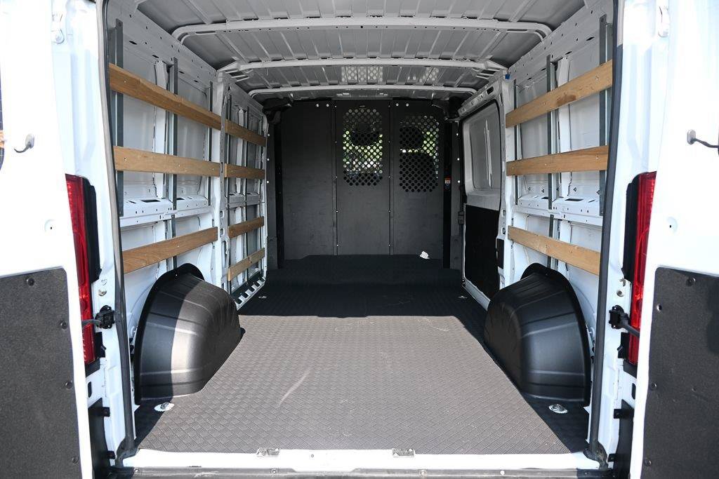 Used 2025 RAM ProMaster 2500 w/ U-Haul Equipment Group FWD image 28