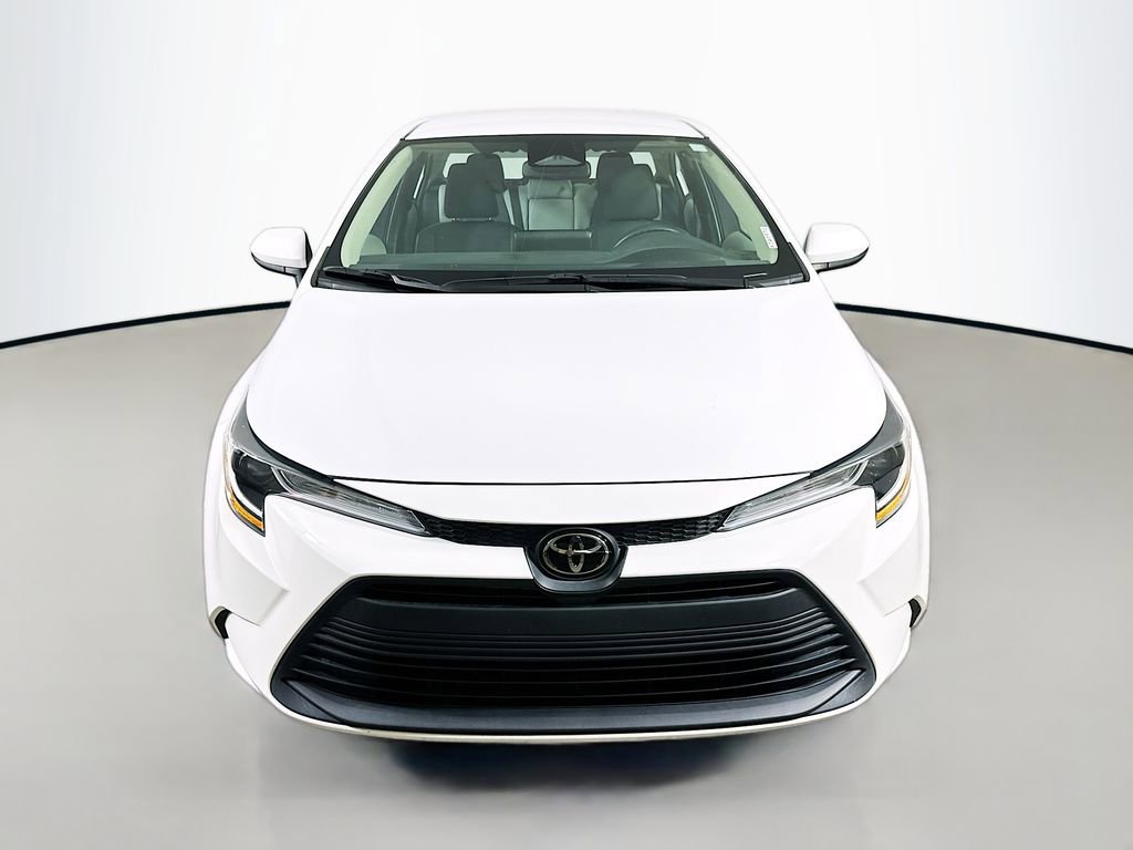 Used 2023 Toyota Corolla LE FWD image 2