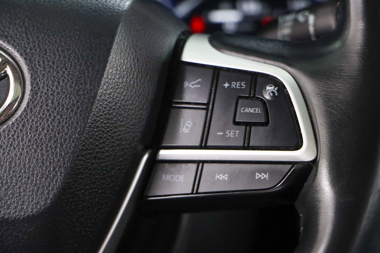 Used 2023 Toyota Highlander Limited image 14