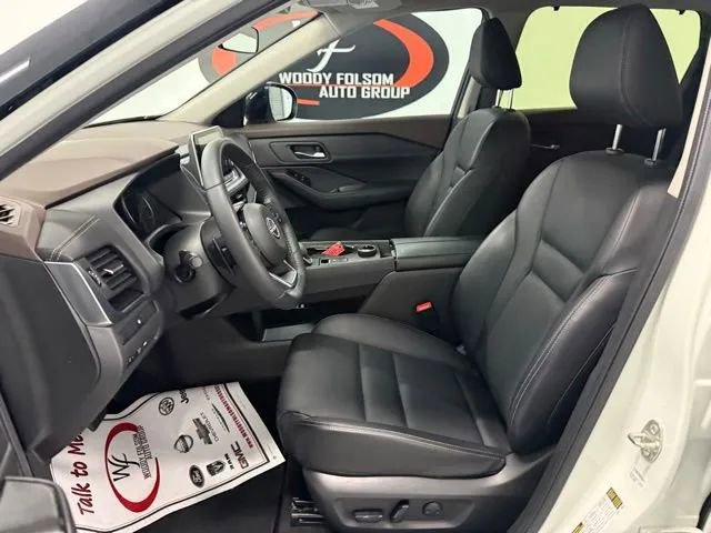 Used 2023 Nissan Rogue SV w/ SV Premium B Package AWD/4WD image 12