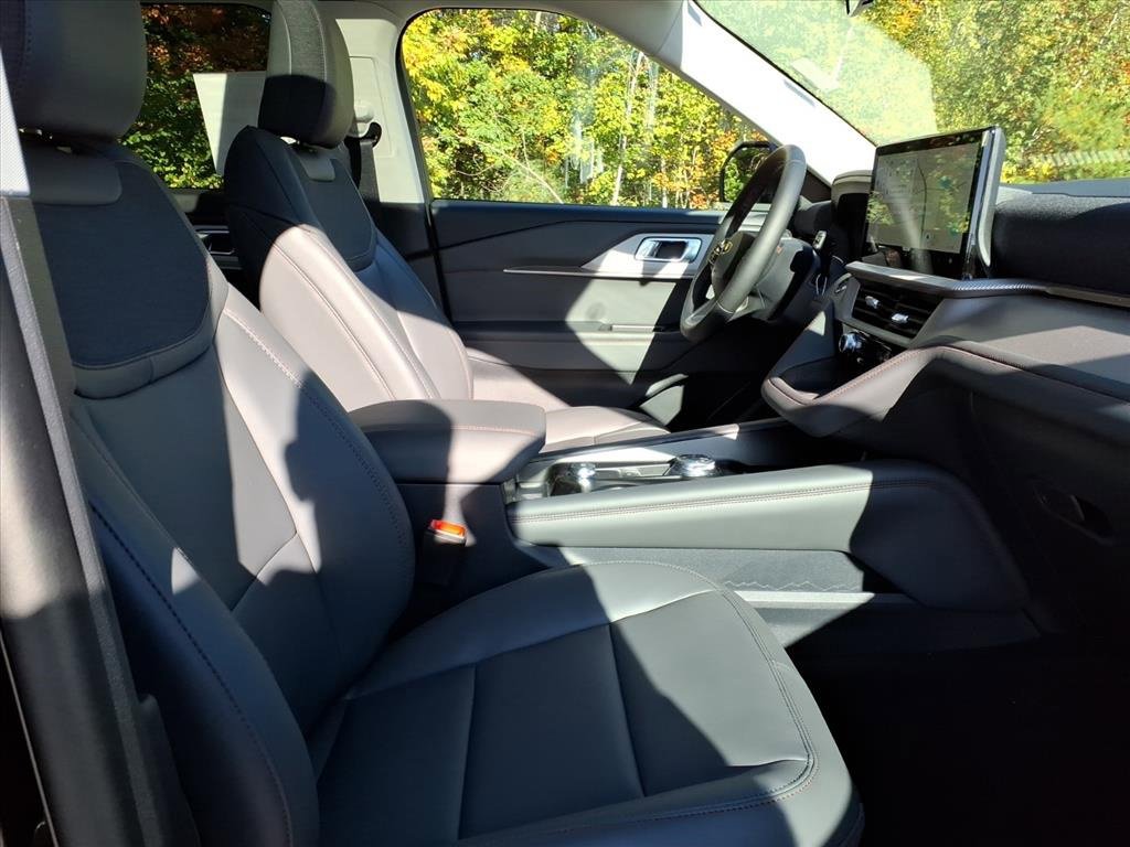 New 2025 Ford Explorer Active w/ Active Comfort Package image 9