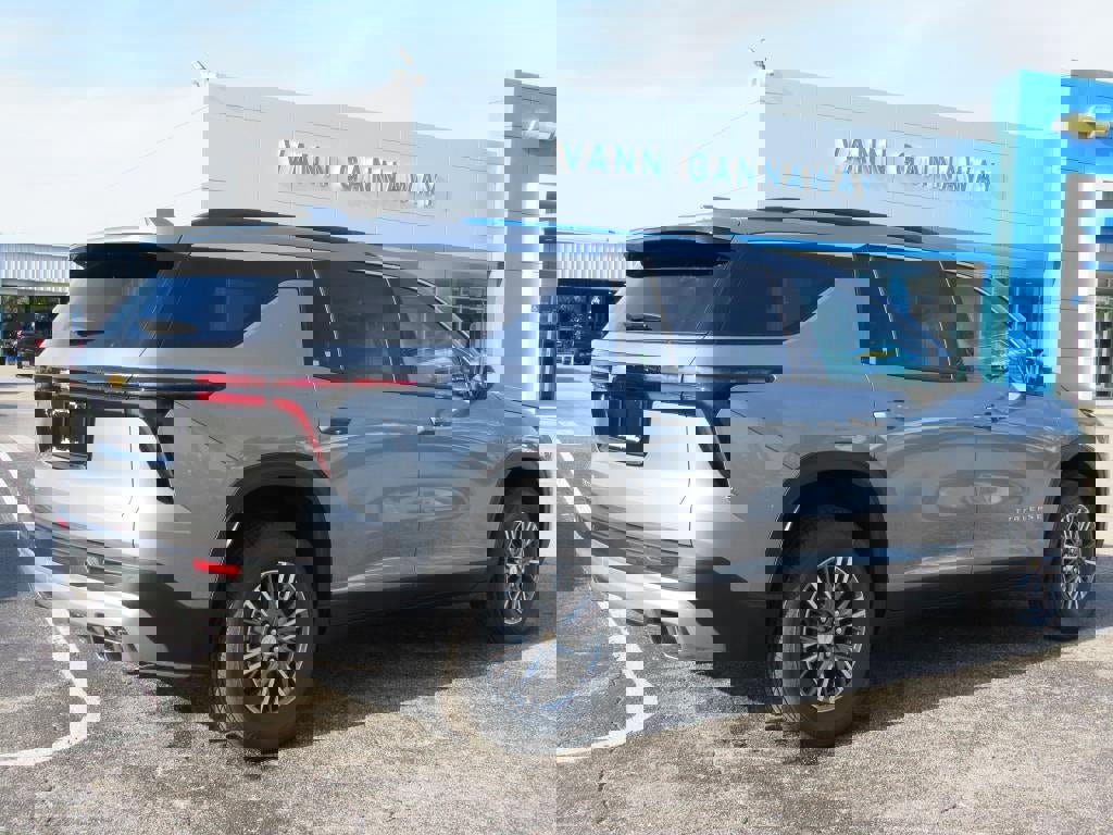 New 2025 Chevrolet Traverse LT image 4