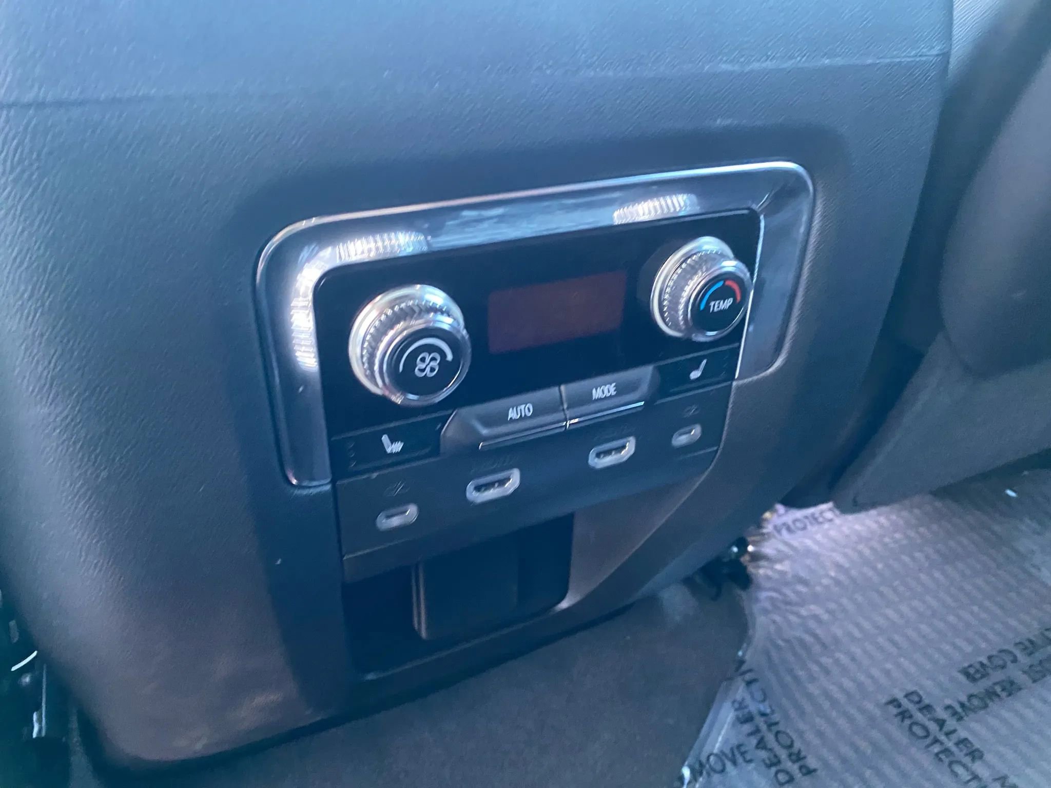 Used 2023 GMC Yukon XL Denali Ultimate image 28