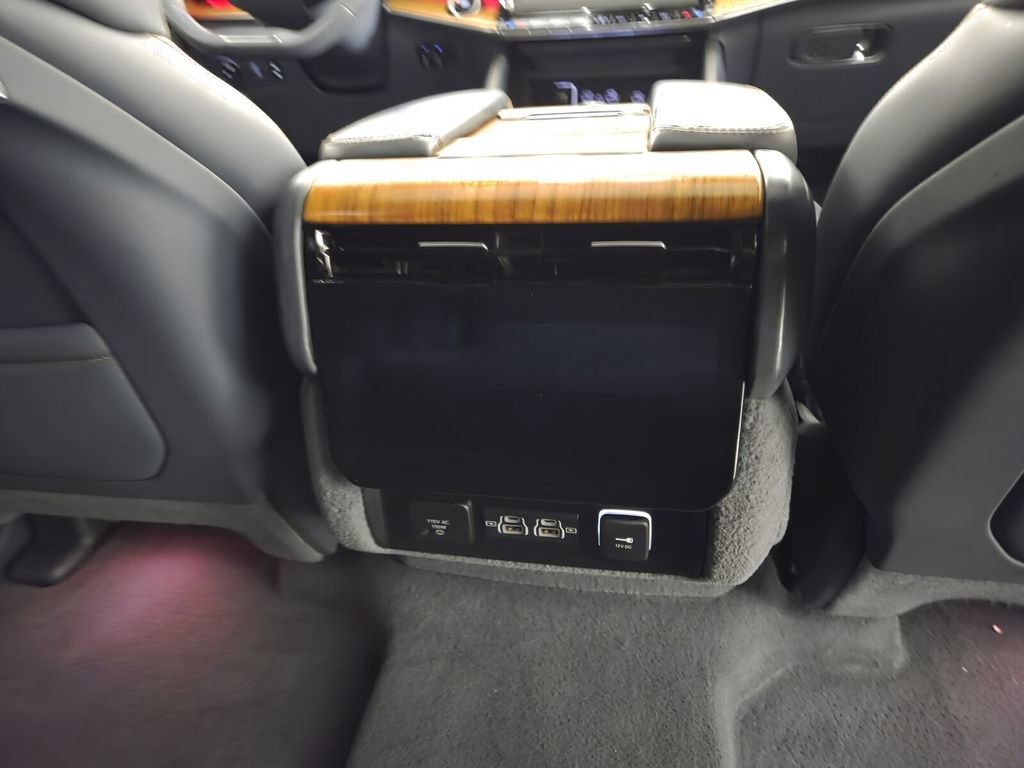 Used 2023 Jeep Grand Wagoneer Series III w/ Rear Seat Video Group 1 AWD/4WD image 36