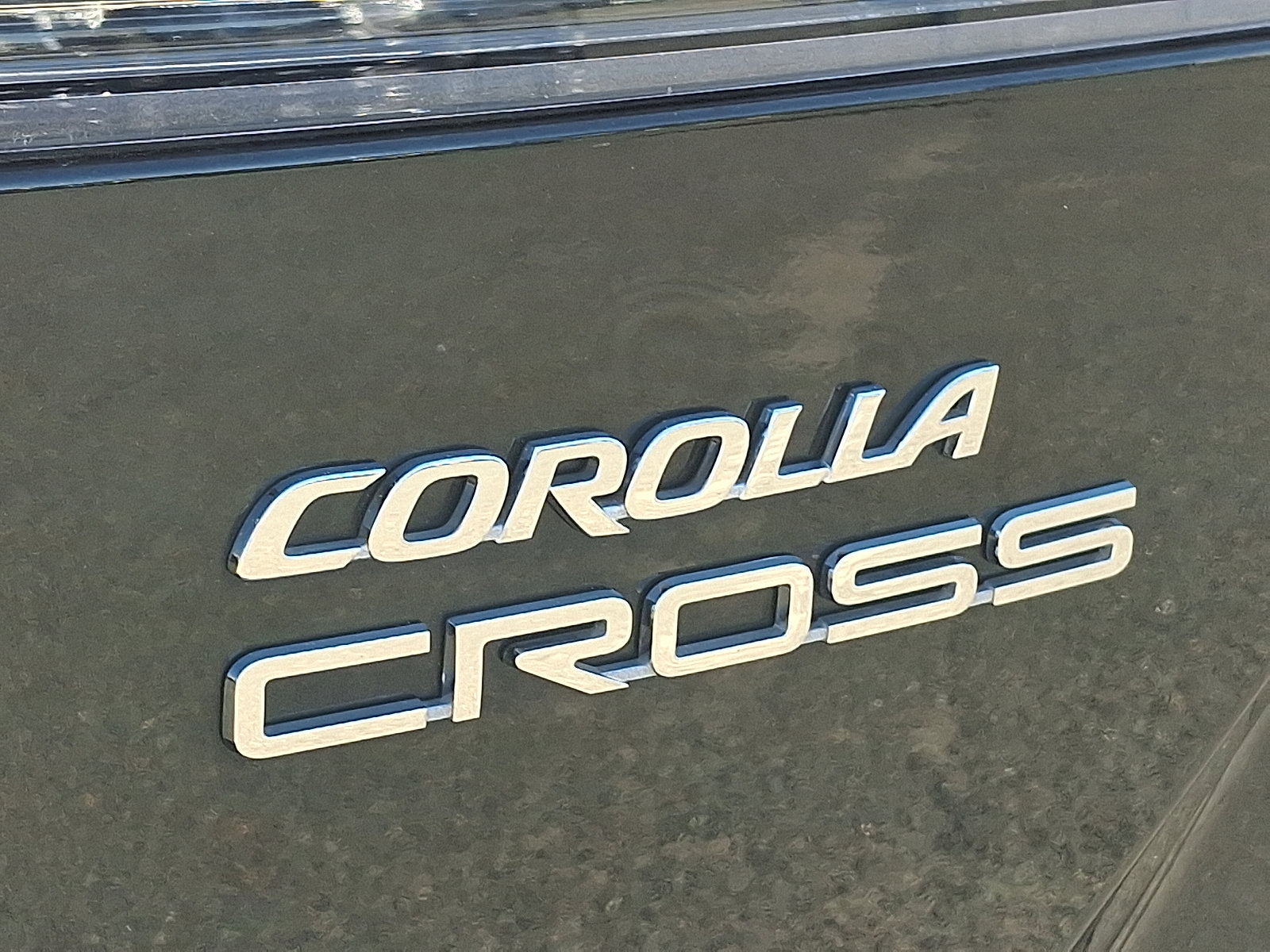 Certified 2022 Toyota Corolla Cross XLE image 32
