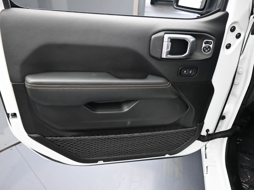 Used 2024 Jeep Gladiator Sport w/ Premium Package image 12