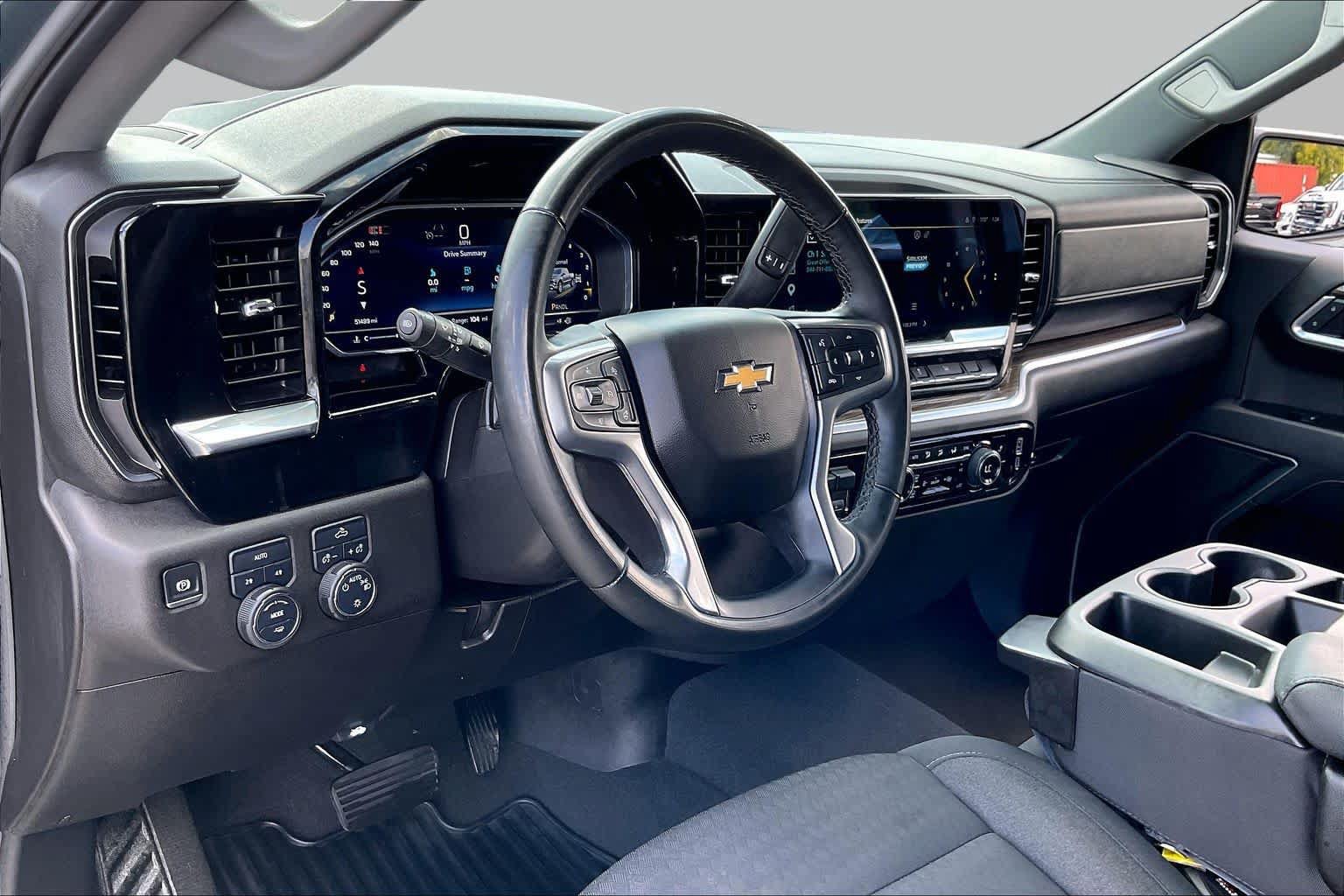 Used 2025 Chevrolet Silverado 1500 LT AWD/4WD image 16