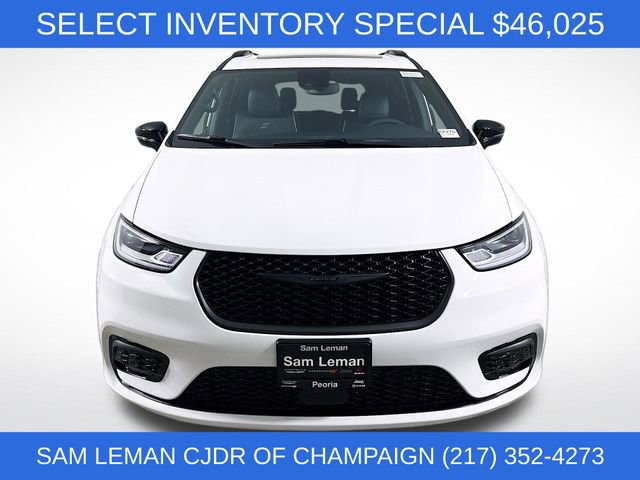 New 2026 Chrysler Pacifica Limited w/ S Appearance Package image 2