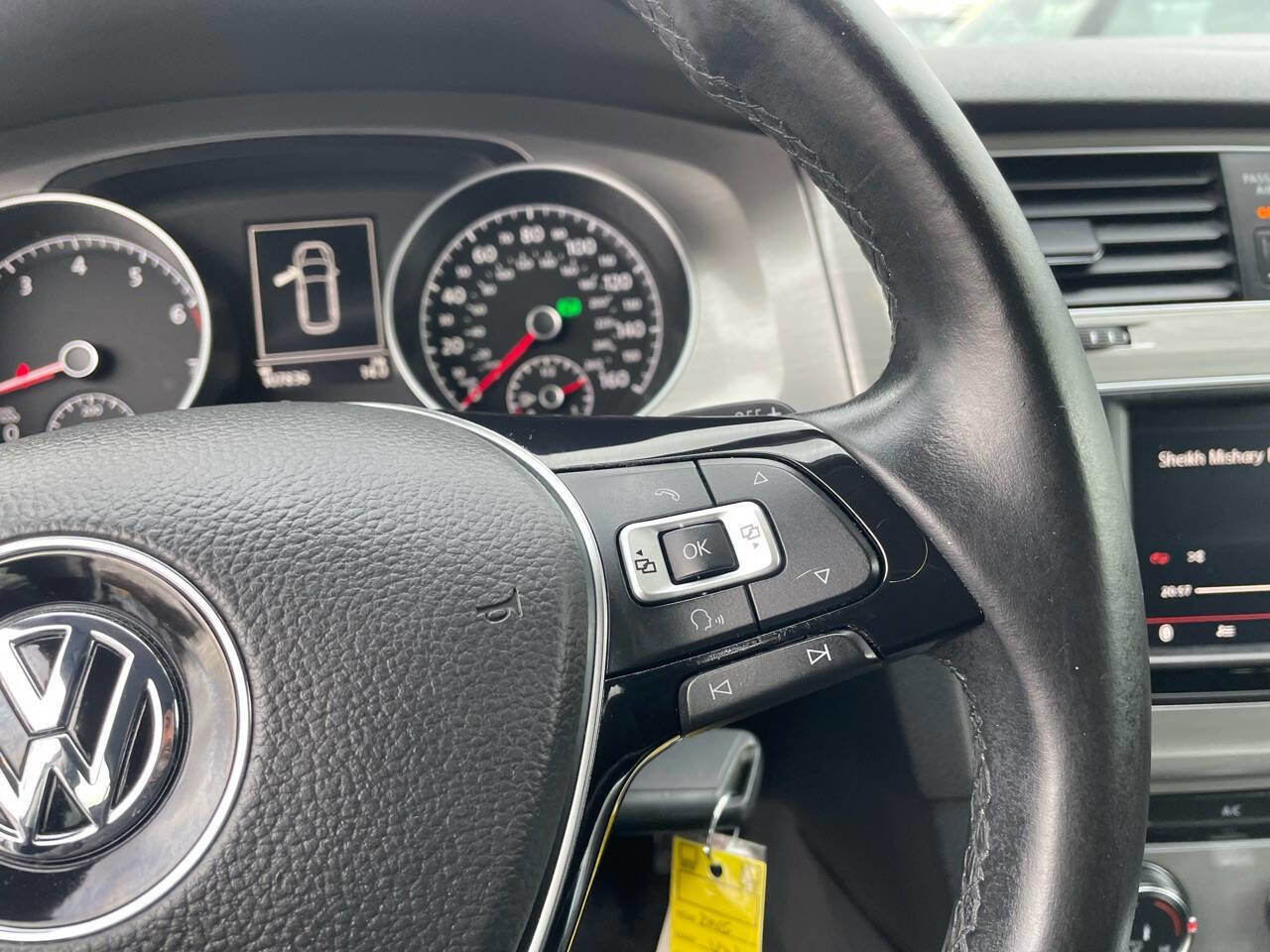 Used 2016 Volkswagen Golf S image 40