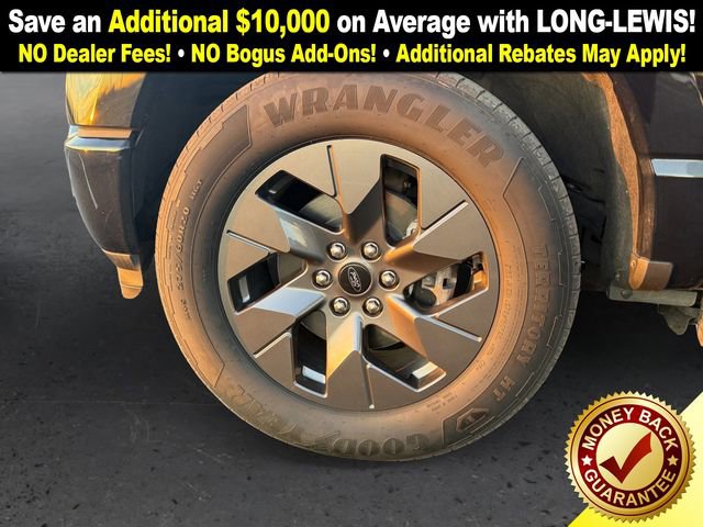 Used 2023 Ford F150 Lightning Lariat image 13