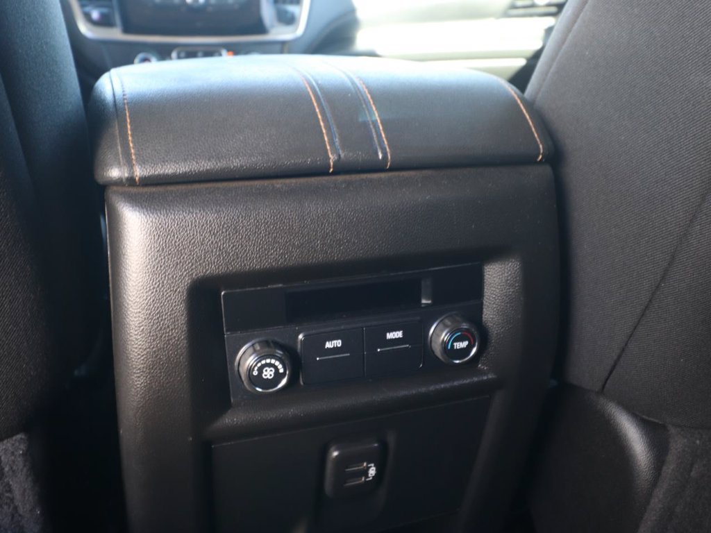 Used 2021 Chevrolet Traverse LS FWD image 10