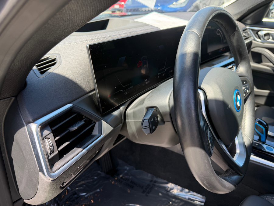 Used 2022 BMW i4 eDrive40 w/ Premium Package image 11