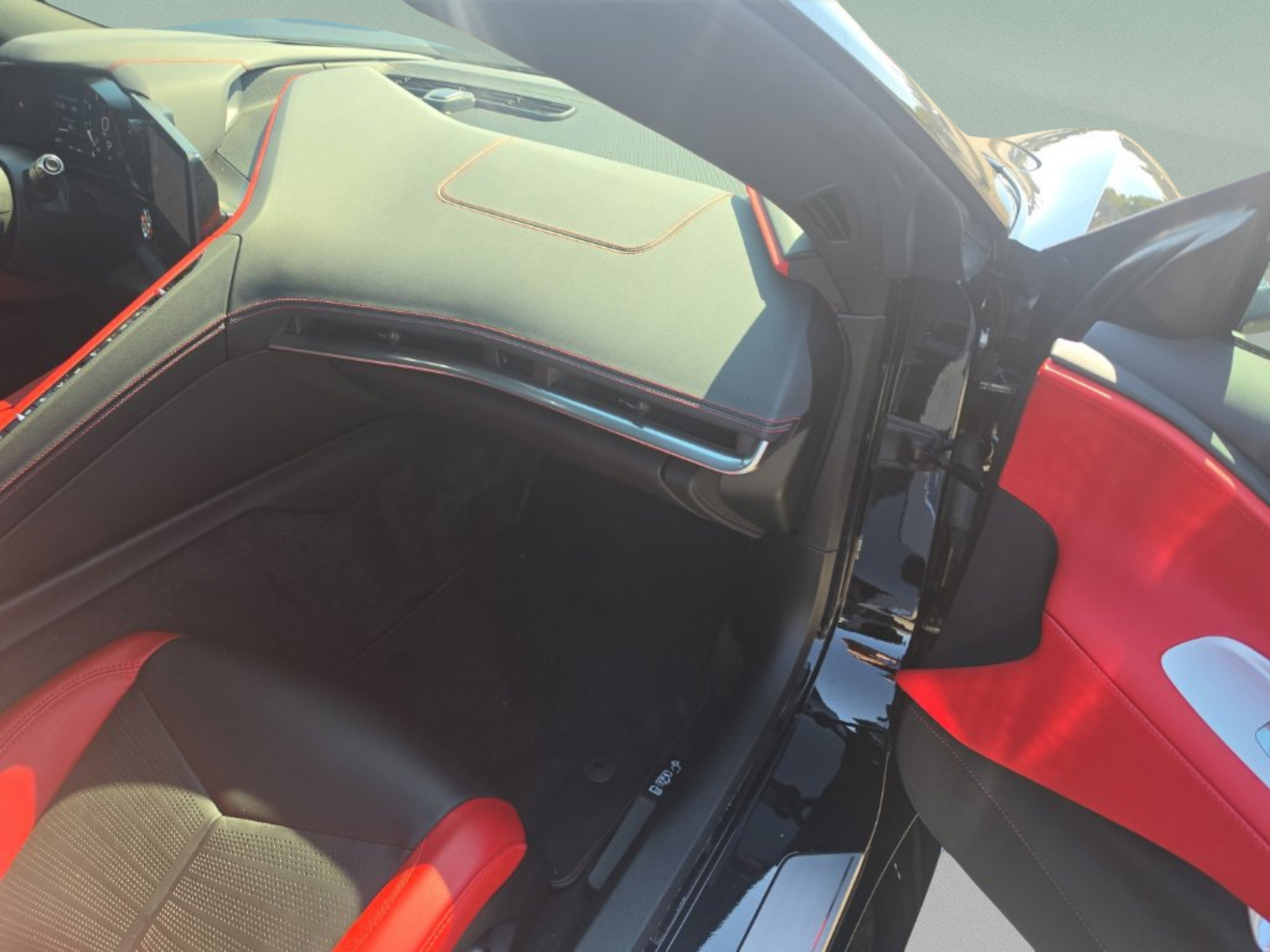 Used 2022 Chevrolet Corvette Stingray Preferred Cpe w/ Z51 Performance Package RWD image 19