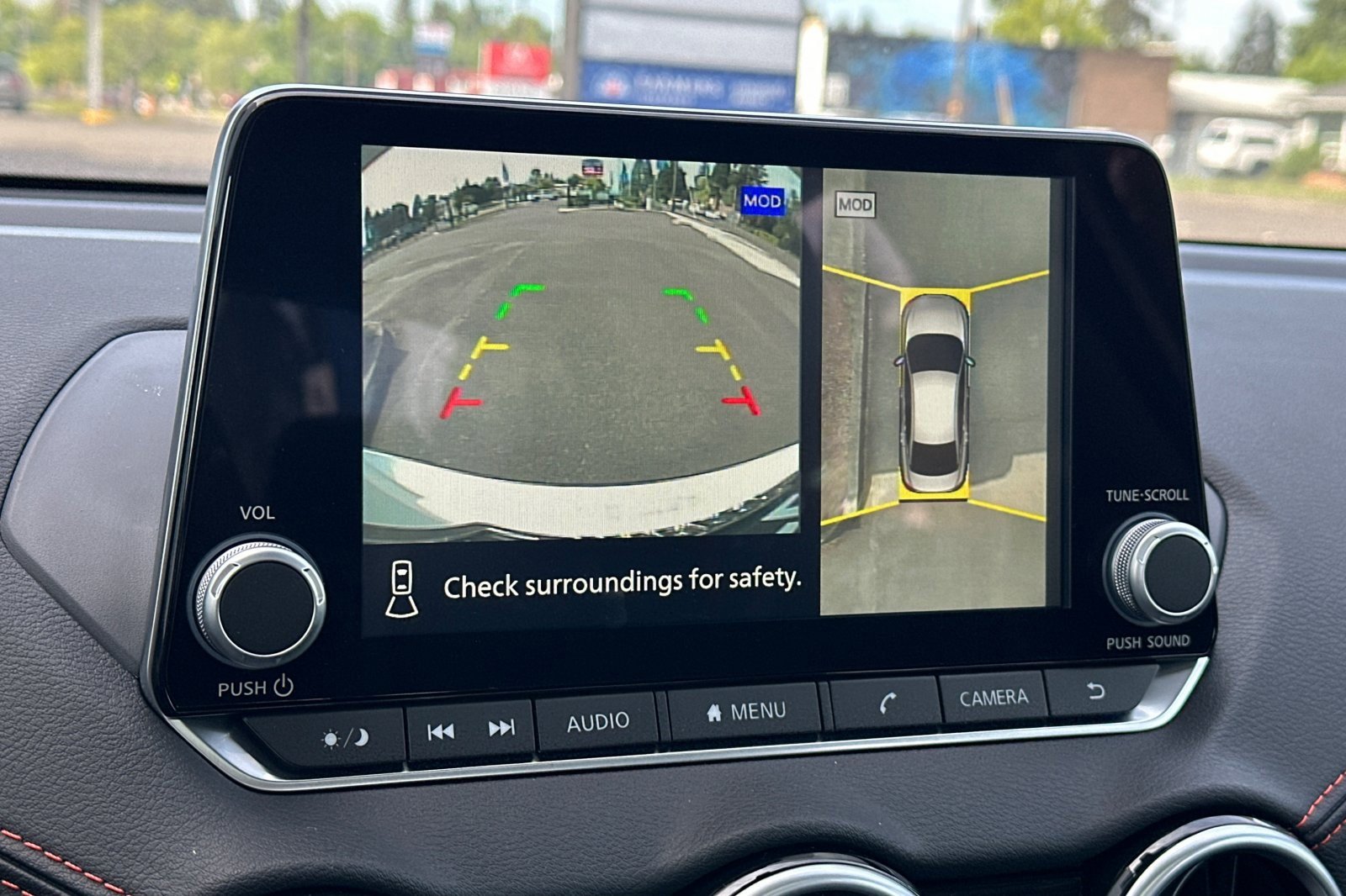 Used 2025 Nissan Sentra SR w/ SR Premium Package image 17