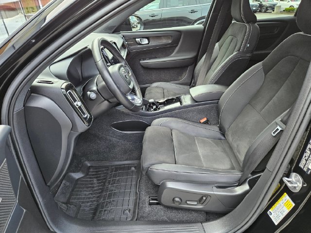 Used 2023 Volvo C40 P8 Recharge Ultimate w/ Protection Package Premier AWD/4WD image 17