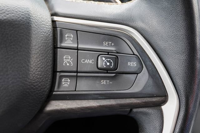 Used 2022 Jeep Grand Cherokee L Limited w/ Black Appearance Package AWD/4WD image 30