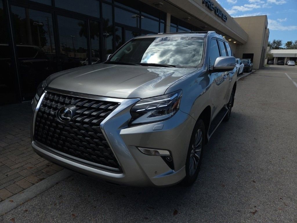 Used 2023 Lexus GX 460 Luxury w/ Accessory Package image 3