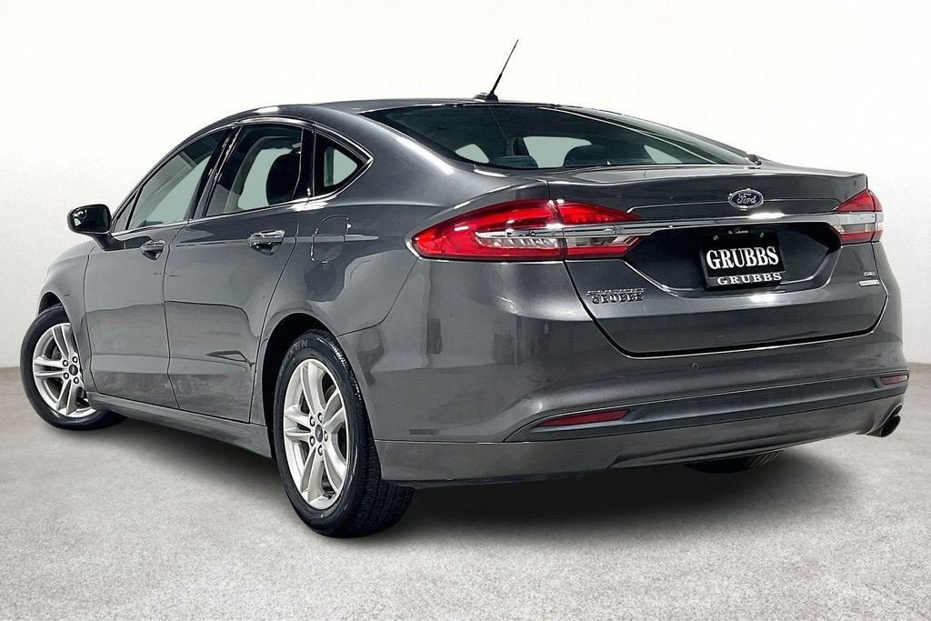 Used 2018 Ford Fusion SE w/ Fusion SE Technology Package image 15