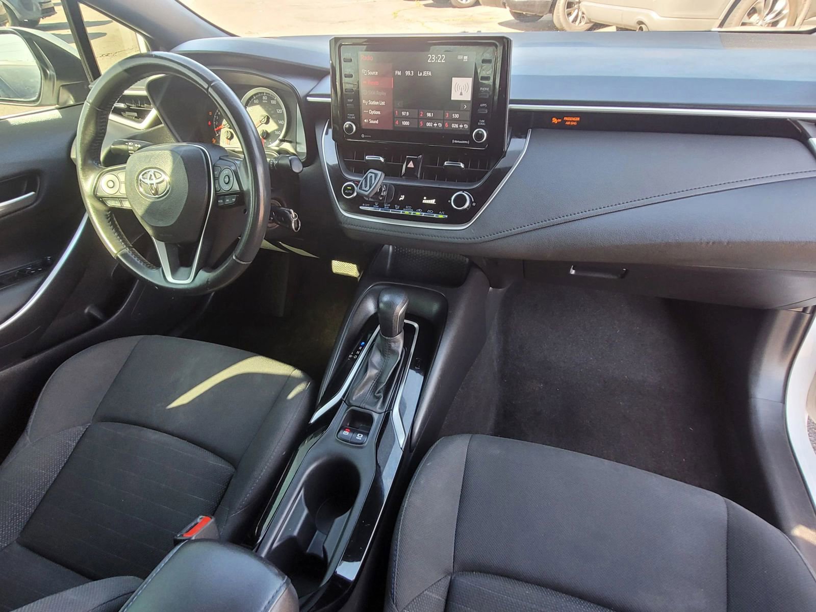 Used 2022 Toyota Corolla SE image 18