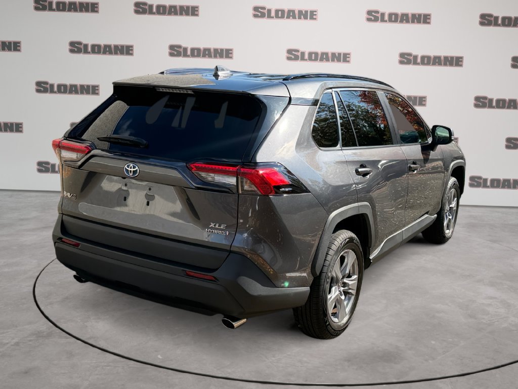 Used 2022 Toyota RAV4 XLE w/ Convenience Package AWD/4WD image 5