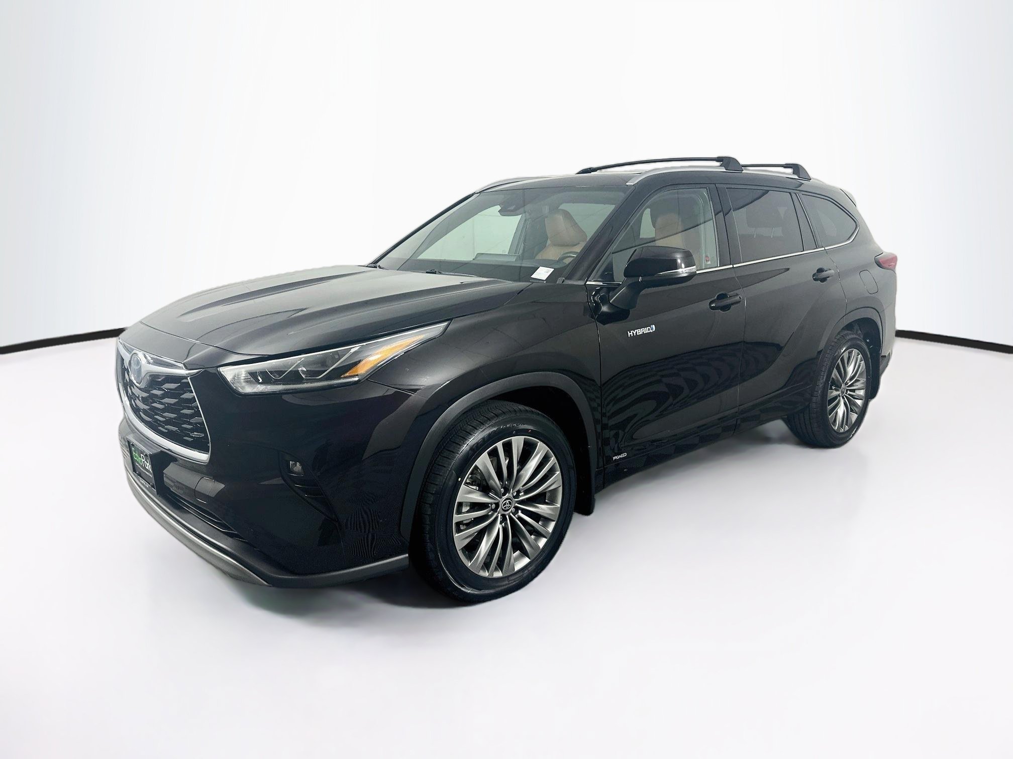 Used 2020 Toyota Highlander Platinum AWD/4WD image 3