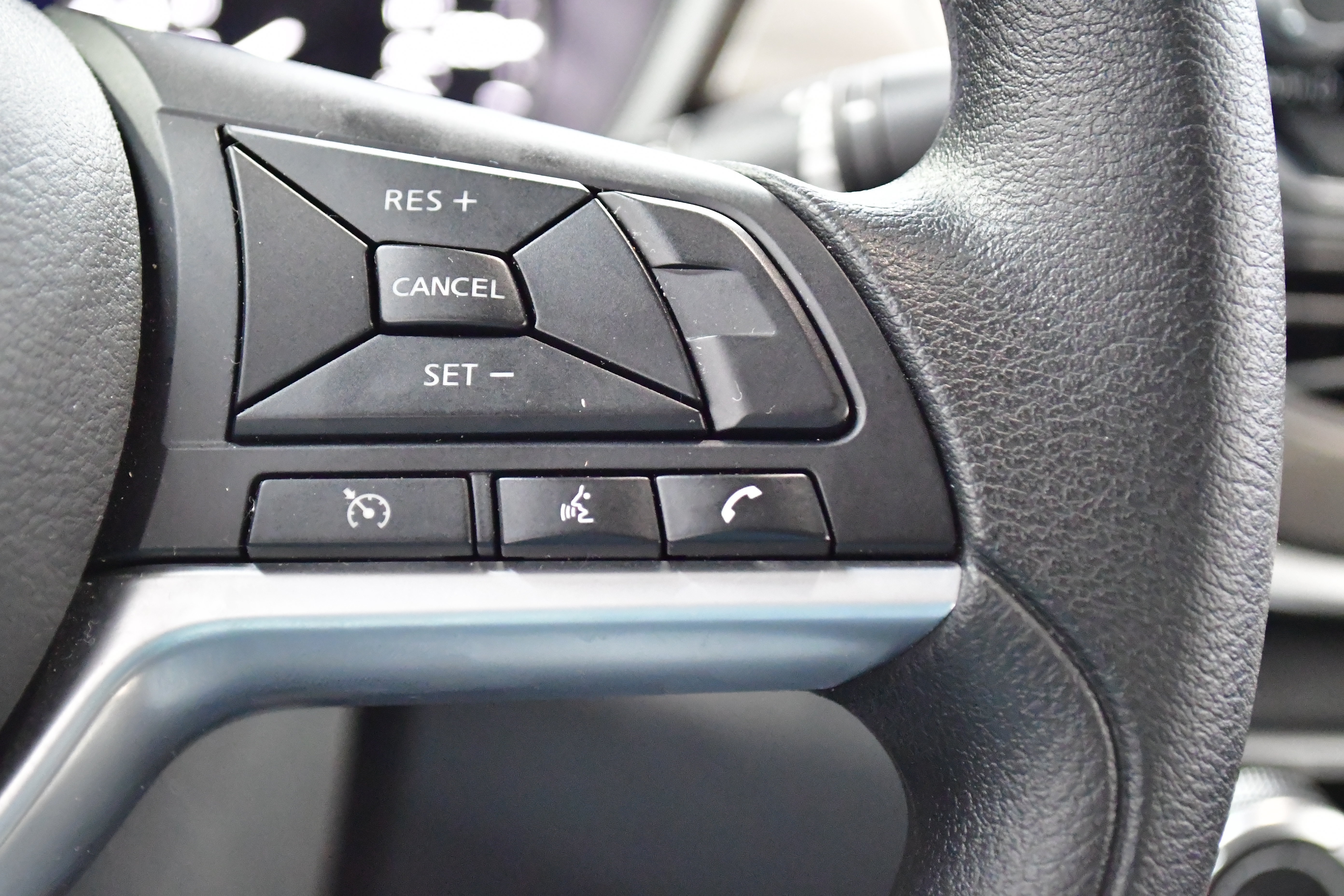 Used 2025 Nissan Altima 2.5 SV FWD image 21