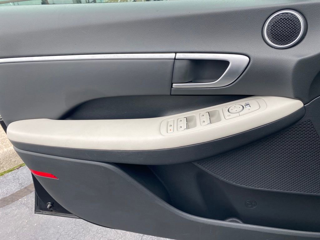 Used 2025 Hyundai Sonata SEL FWD image 16