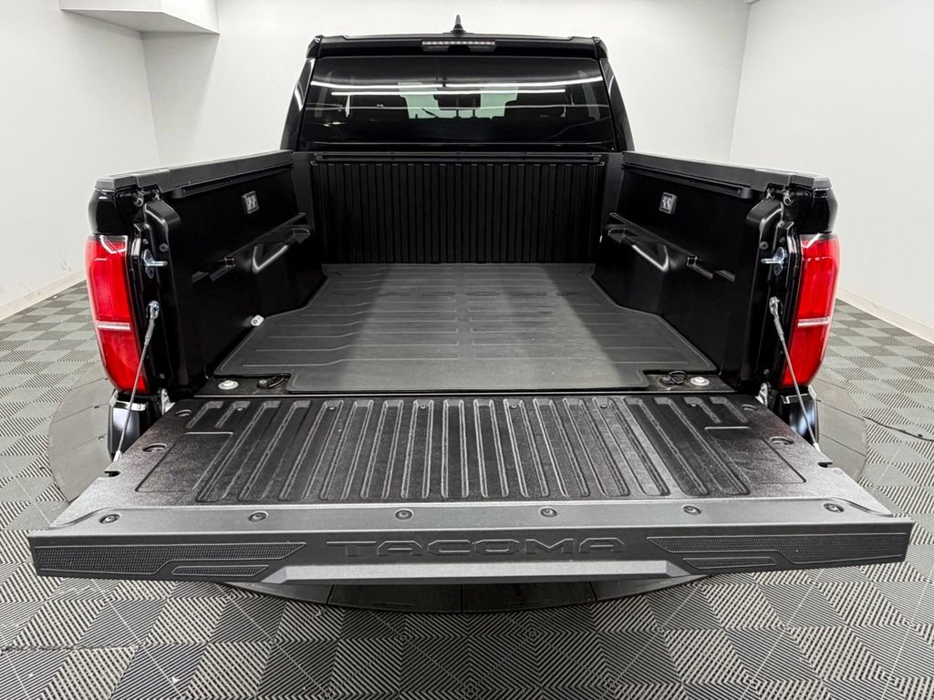 Used 2026 Toyota Tacoma SR5 AWD/4WD image 15
