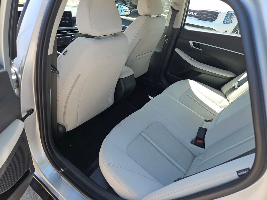 Used 2025 Hyundai Sonata SEL FWD image 27