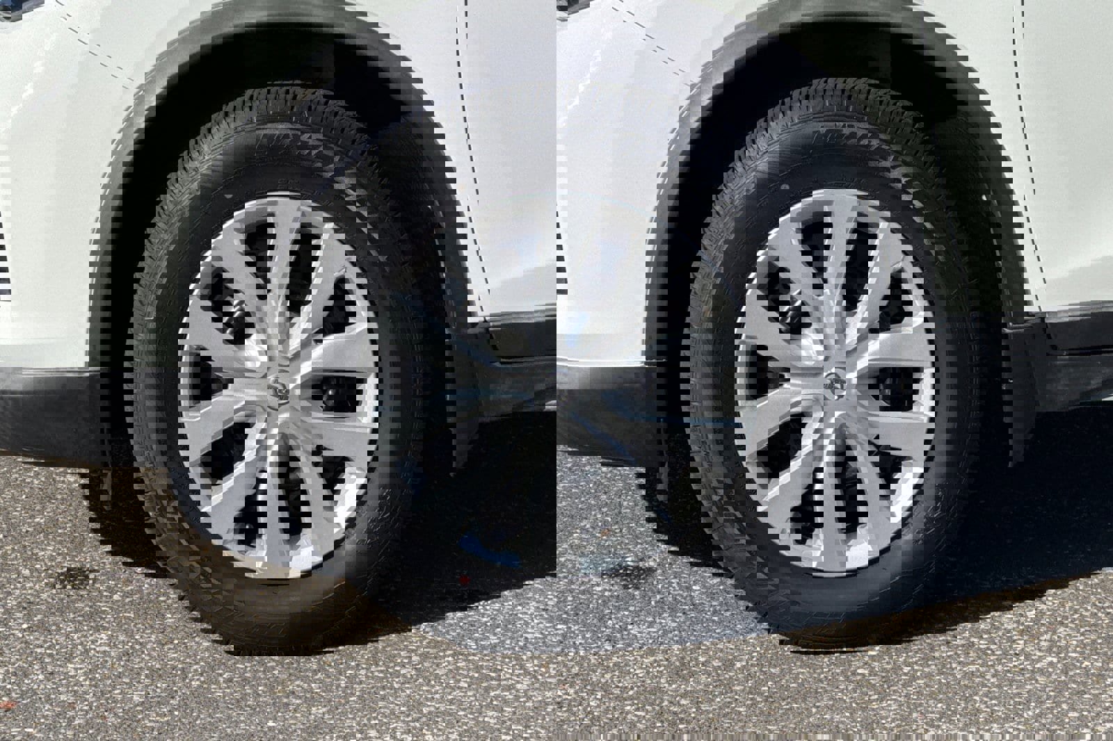 Used 2020 Nissan Rogue S image 26