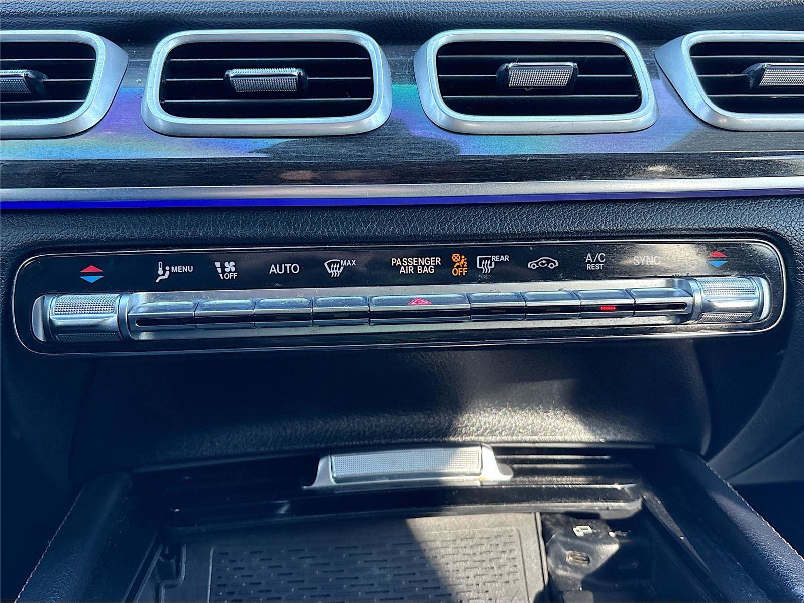 Used 2020 Mercedes-Benz GLE 350 GLE 350 w/ Premium Package image 17