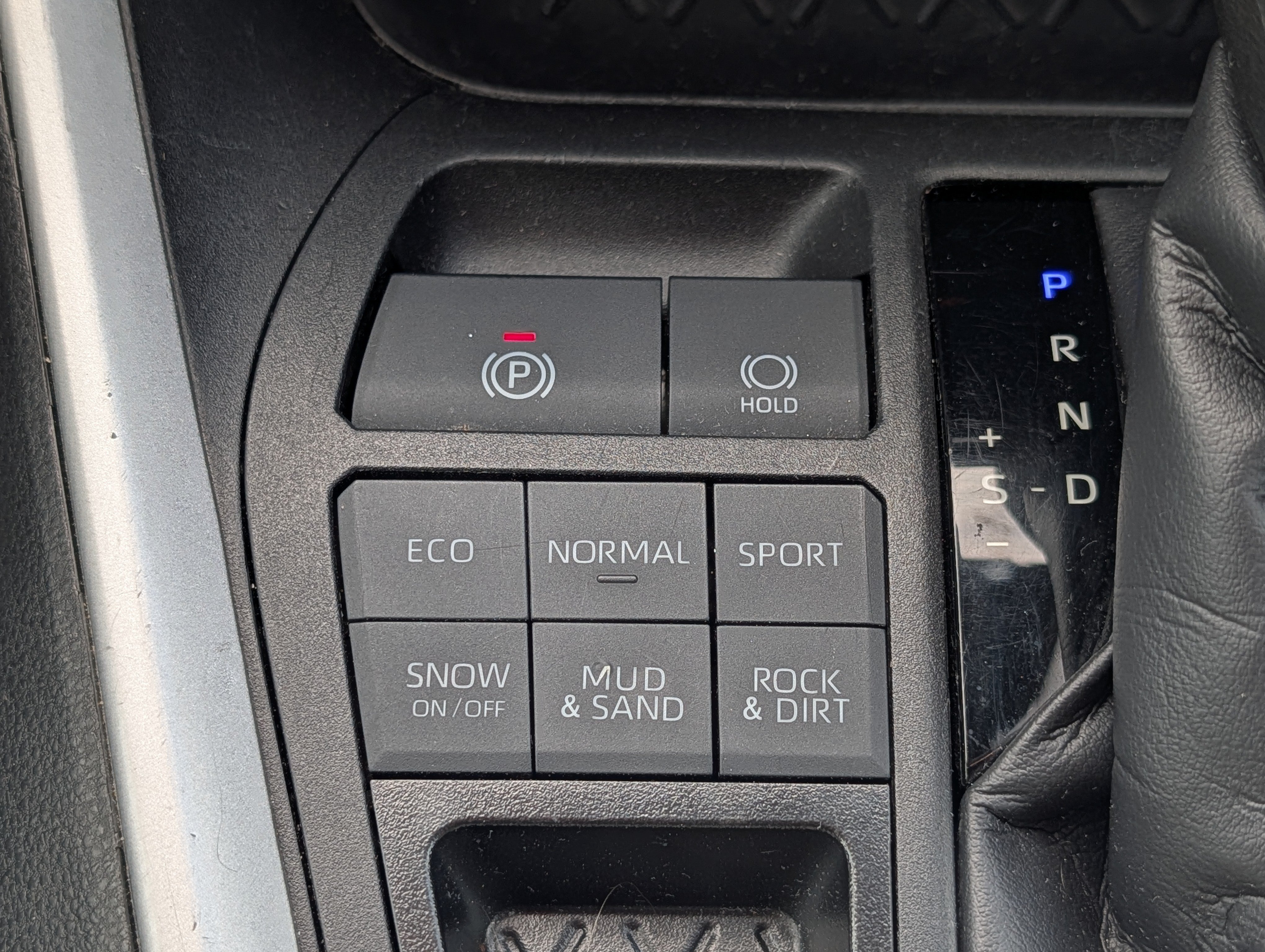 Used 2024 Toyota RAV4 XLE w/ Weather Package AWD/4WD image 27