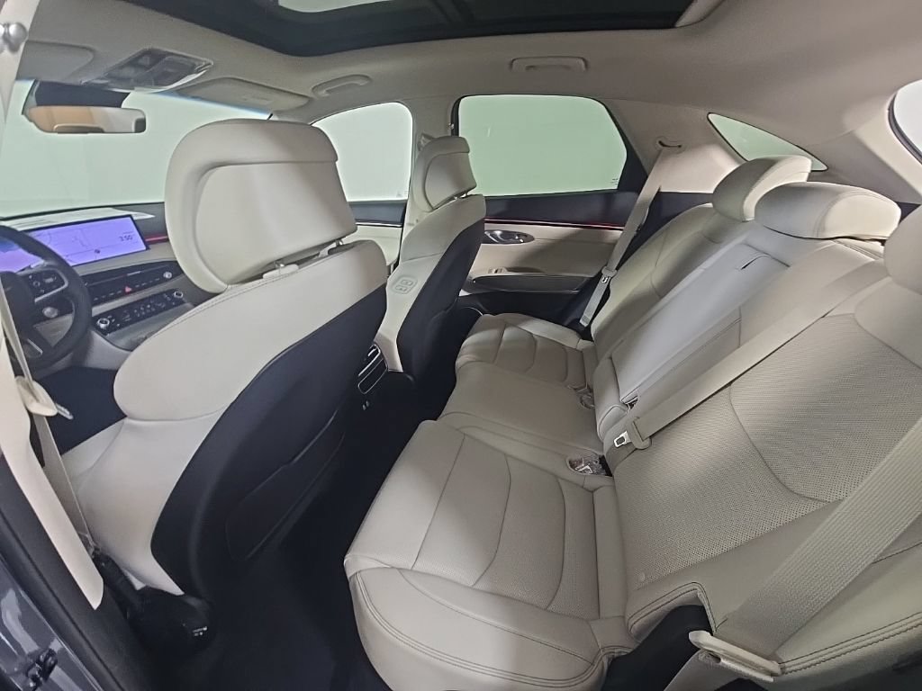 New 2027 Genesis GV70 2.5T Select AWD/4WD image 29