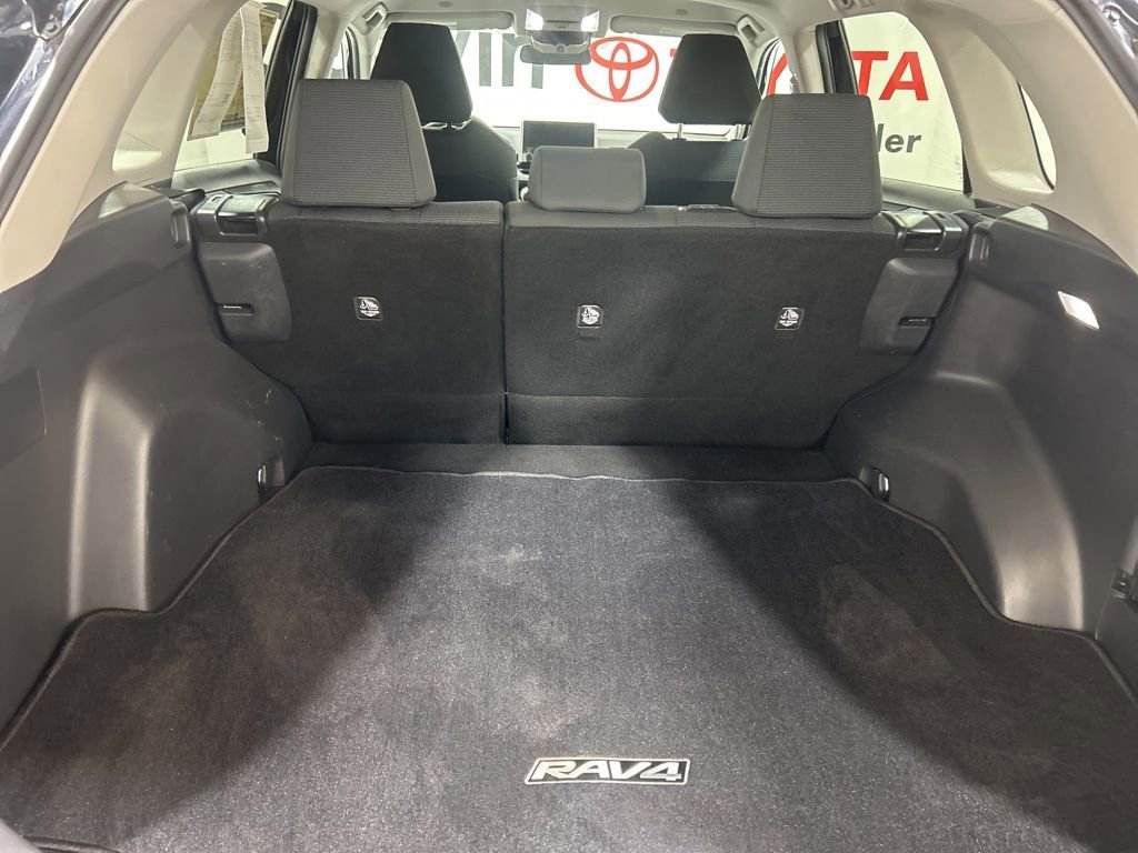 Used 2023 Toyota RAV4 LE image 18