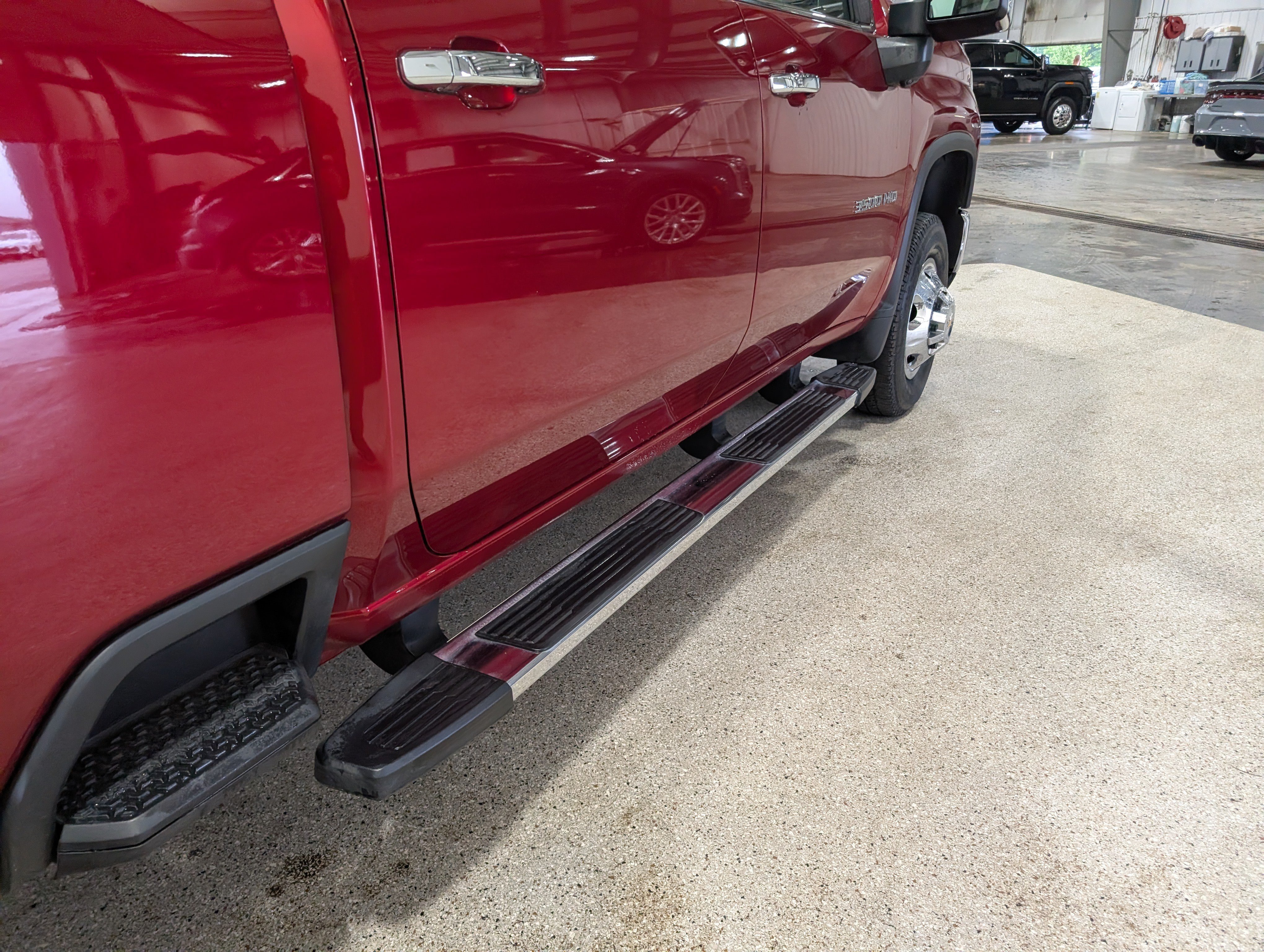 Used 2025 Chevrolet Silverado 3500 LTZ w/ LTZ Plus Package AWD/4WD image 11