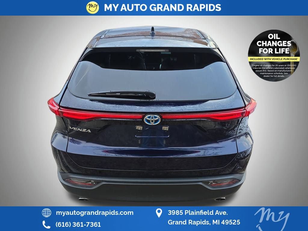 Used 2024 Toyota Venza LE image 6
